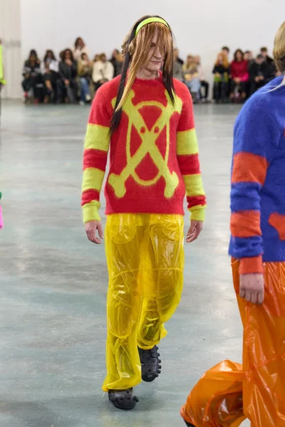 Look 24